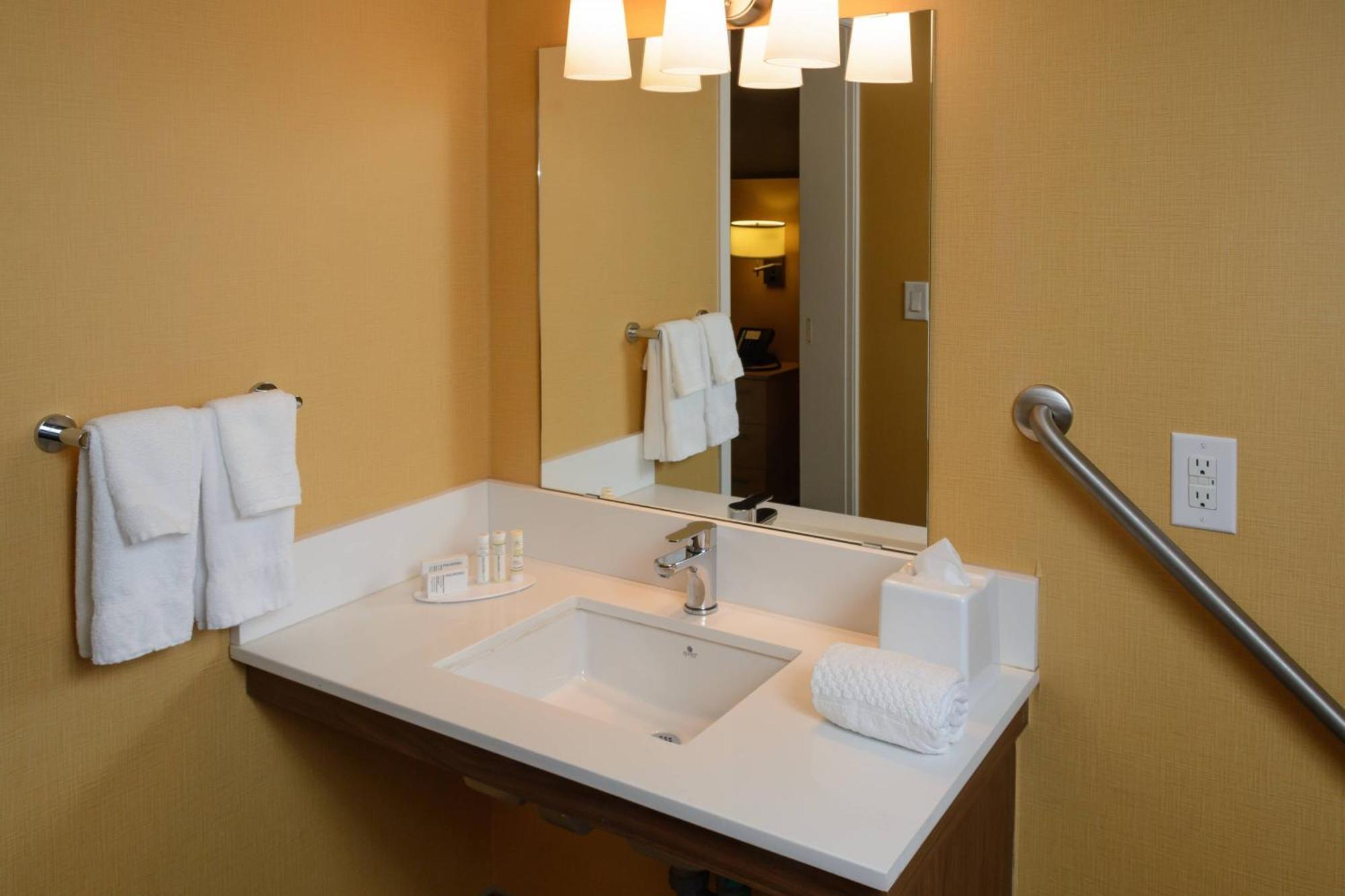 Towneplace Suites By Marriott Toronto Northeast/Markham Esterno foto